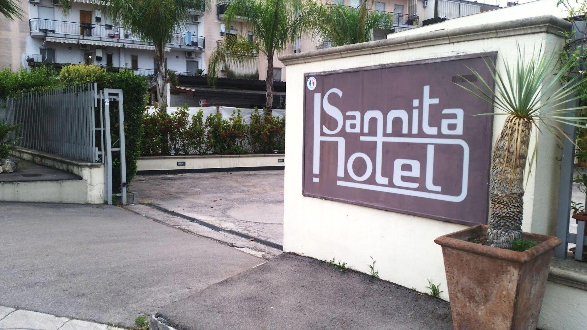 Hotel Sannita Casoria Buitenkant foto