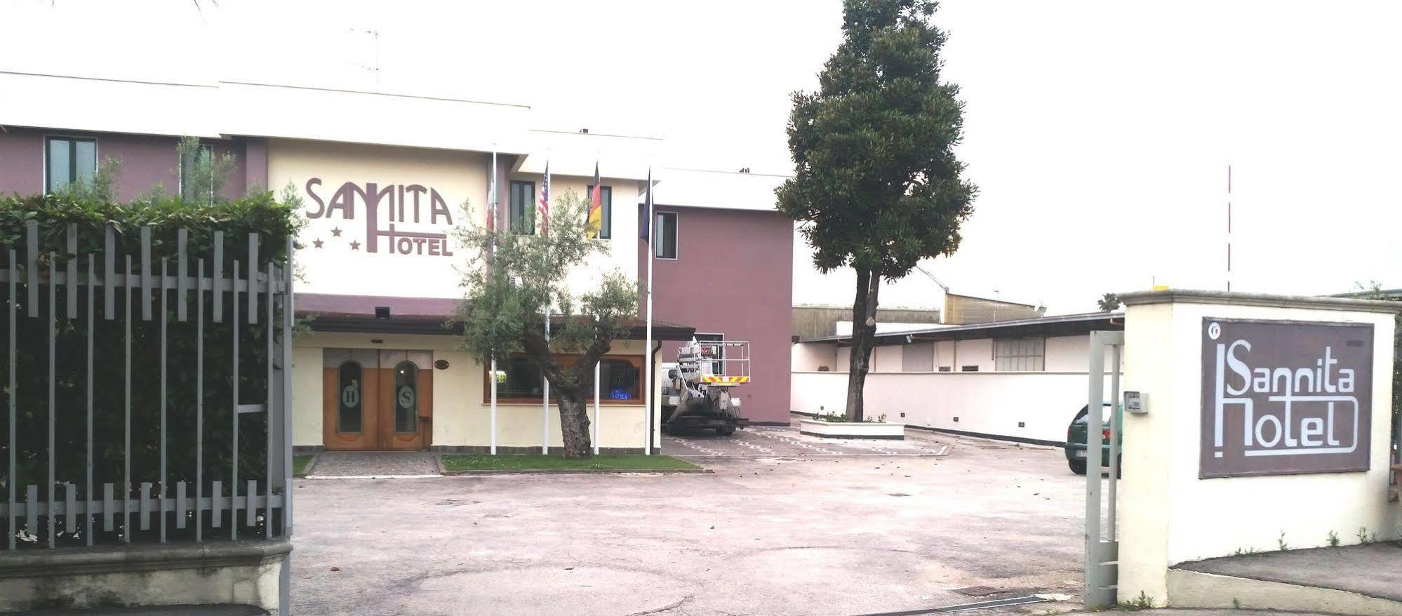 Hotel Sannita Casoria Buitenkant foto